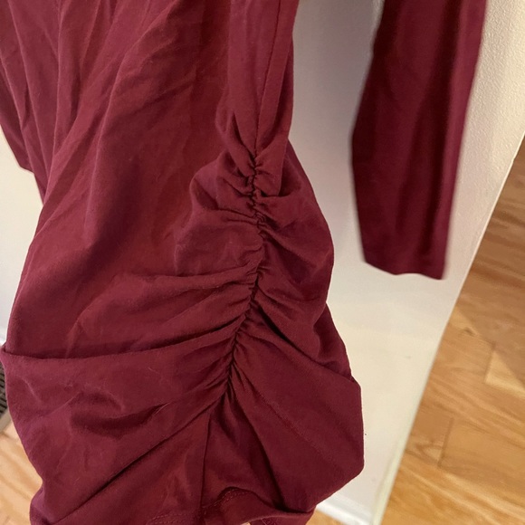 Lot of three Old Navy maternity shirts. - Picture 12 of 14